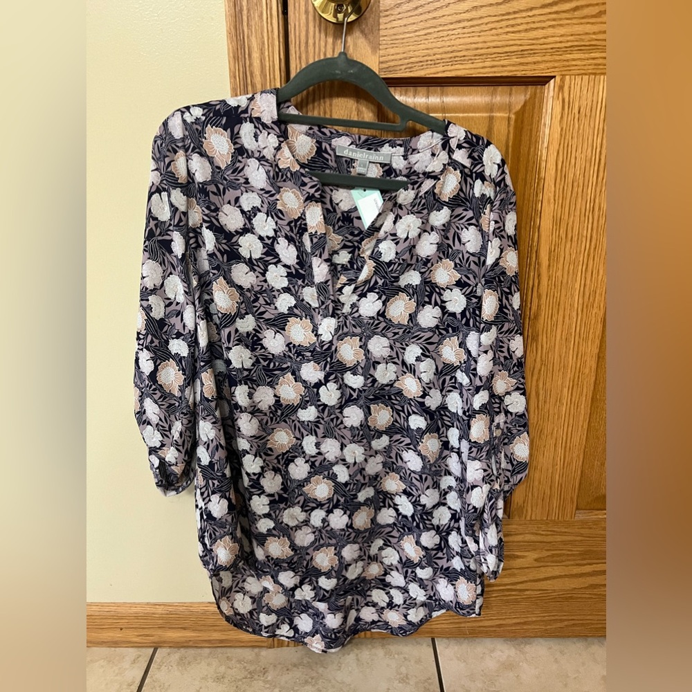 NWT daniel rainn Koda Split Neck Blouse